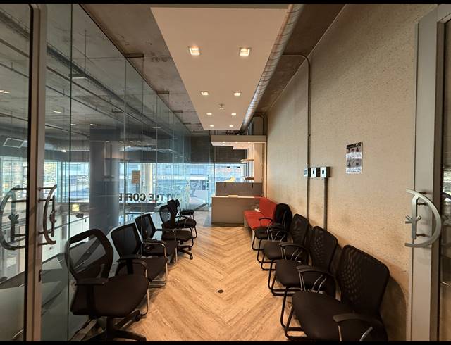 98M² OFFICE TO LET IN FORESHORE